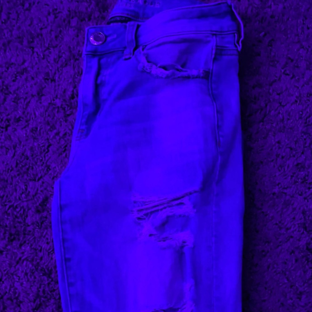 american eagle ripped jeans